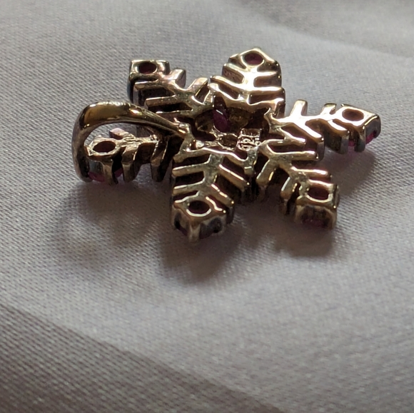 Snowflake Ruby pendant - Picture 5 of 9